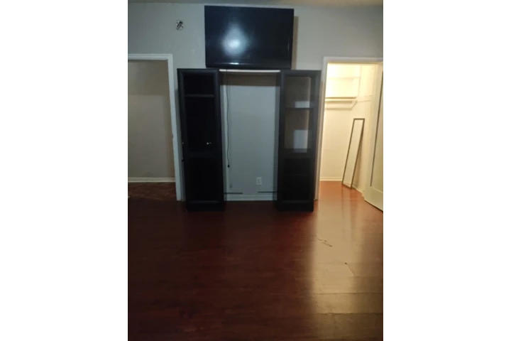 $1100 : Cuarto grande melrose y wester image 2