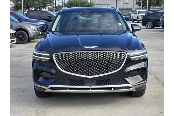 $38394 : Genesis GV70 2023 AWD 2.5T S image 2