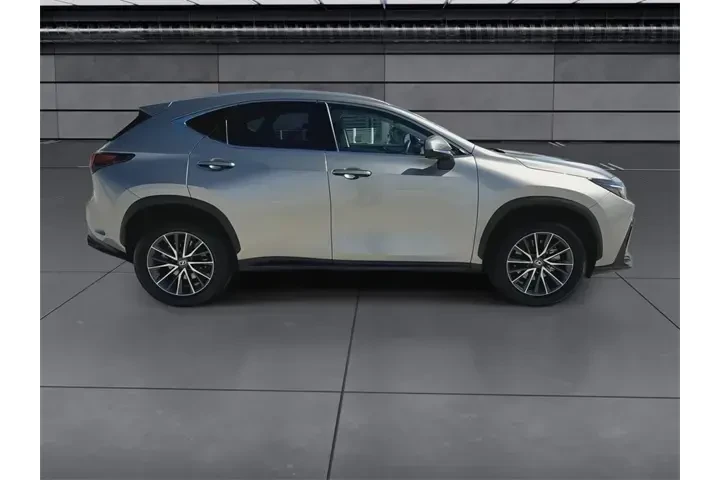 $39988 : Lexus NX 250 2024 Premium 4d image 9