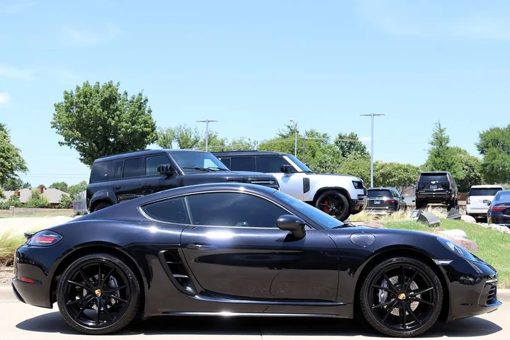 $43781 : 2018 718 Cayman image 8