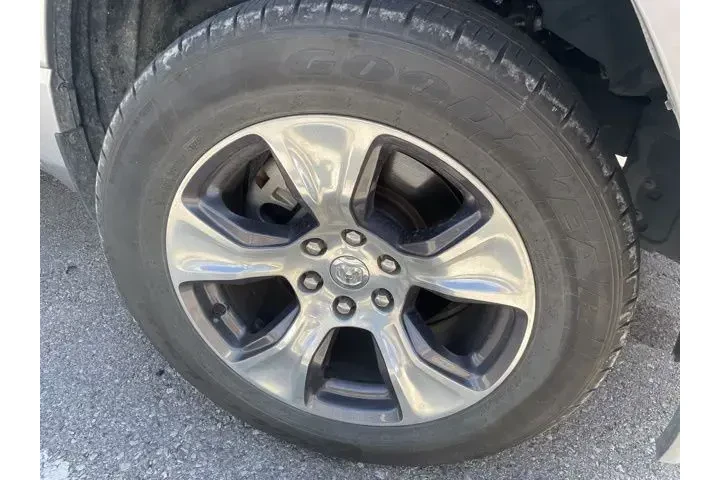 $31478 : Ram 1500 2024 4x2 Laramie 4d image 5