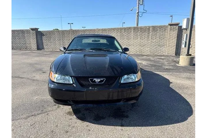 $5982 : Ford Mustang 2002 Deluxe 2dr image 2