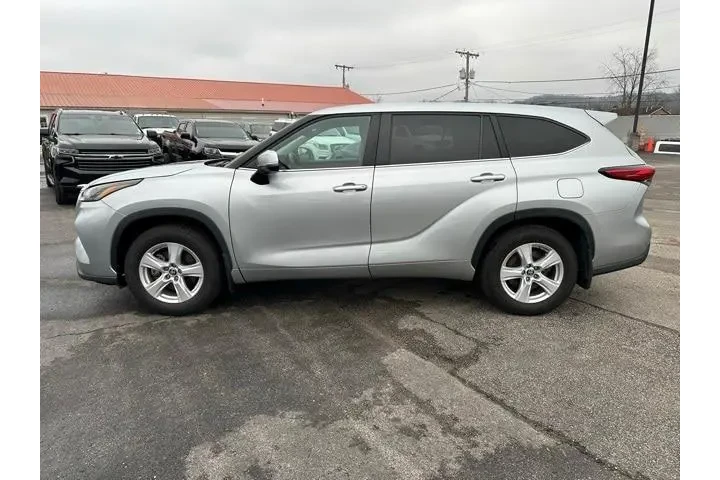 $29997 : Toyota Highlander 2023 AWD L image 3