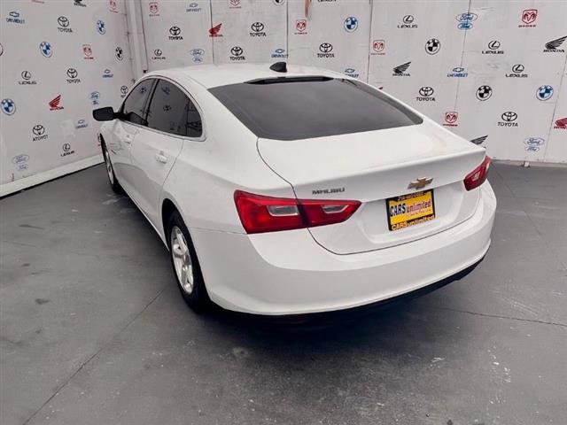 $15995 : Used 2018 Malibu 4dr Sdn LS w image 5