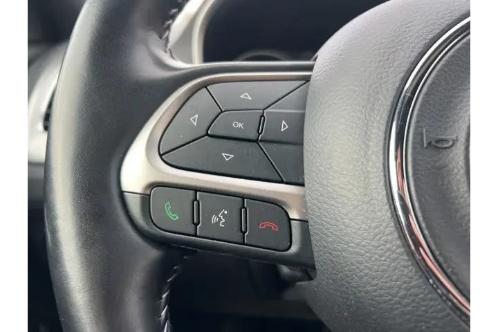 $17904 : Jeep Compass 2021 4x4 80th A image 9