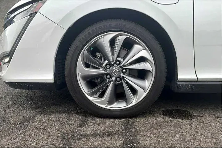 Honda Clarity Plug-In Hybrid image 8