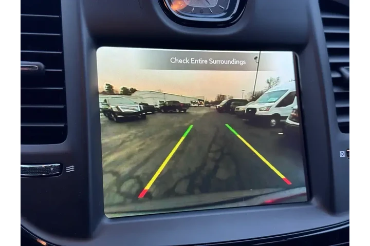 $19960 : Chrysler 300 2021 S V6 4dr S image 10