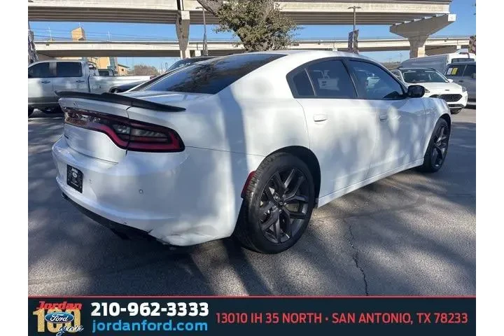 $13842 : Dodge Charger 2019 SXT 4dr S image 6