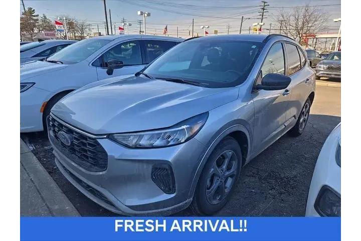 $23020 : Ford Escape 2023 AWD ST-Line image 6