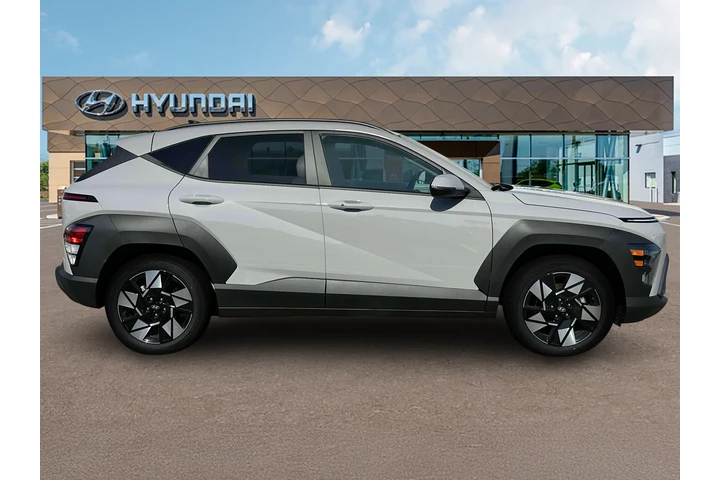 $13990 : Hyundai KONA 2024 SEL 4dr Cr image 9