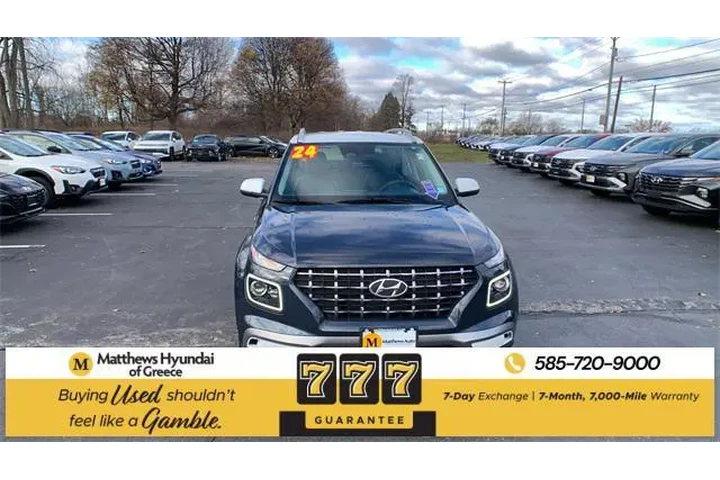 $17990 : Hyundai VENUE 2024 Limited 4 image 8