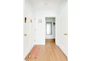 $1250 : renovated charming 3 bedroom thumbnail