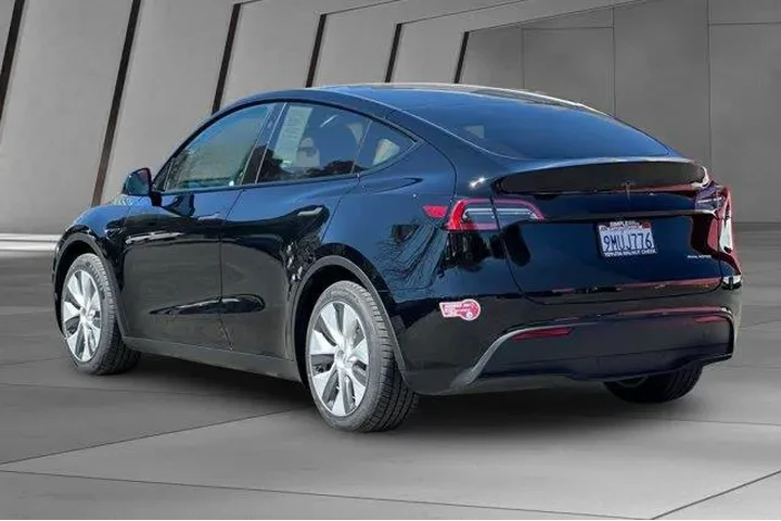 $32900 : Tesla Model Y 2024 AWD Long image 10