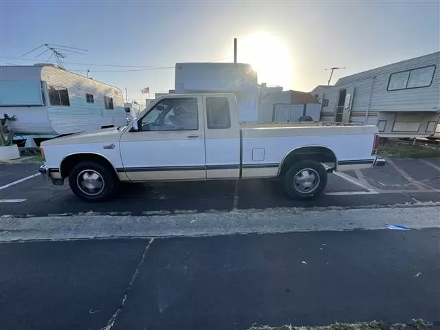 $1100 : GMC Sierra s-15 image 7