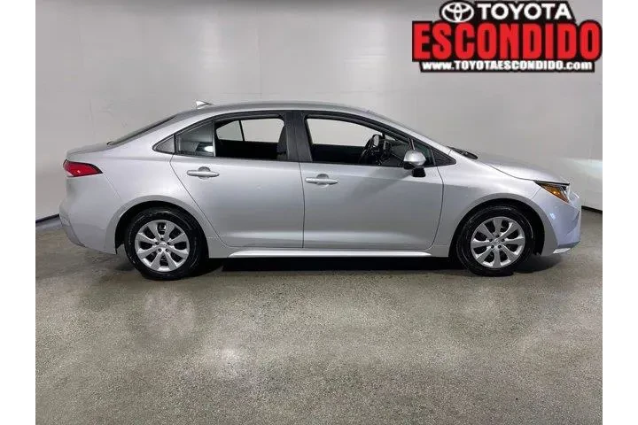 $22987 : Toyota Corolla 2024 LE 4dr S image 2