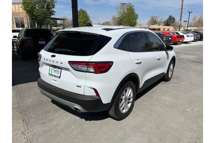 2022 Escape Hybrid SE image 5