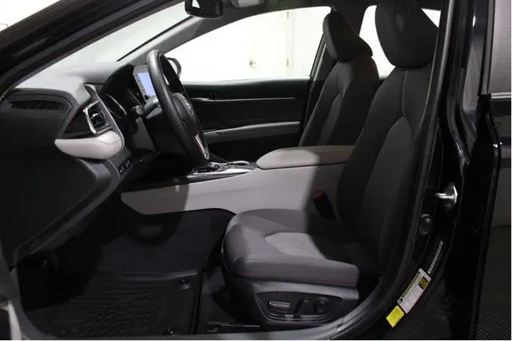 $28983 : Toyota Camry 2024 LE 4dr Sed image 3