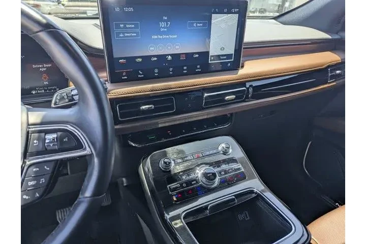 $37995 : Lincoln Nautilus 2023 AWD Re image 10