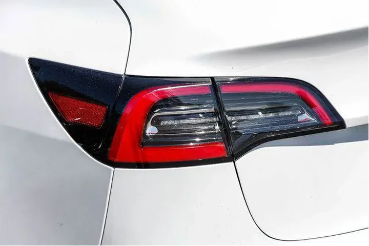 $24992 : Tesla Model 3 2023 4dr Sedan image 10