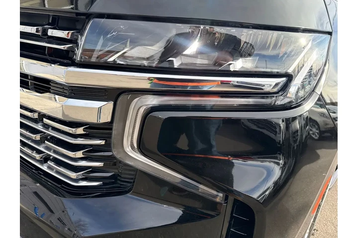 $71995 : 2024 Suburban 4WD Premier image 6