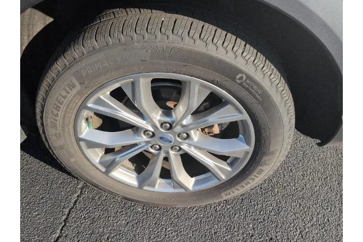 $39800 : Ford Explorer 2023 AWD XLT 4 image 5