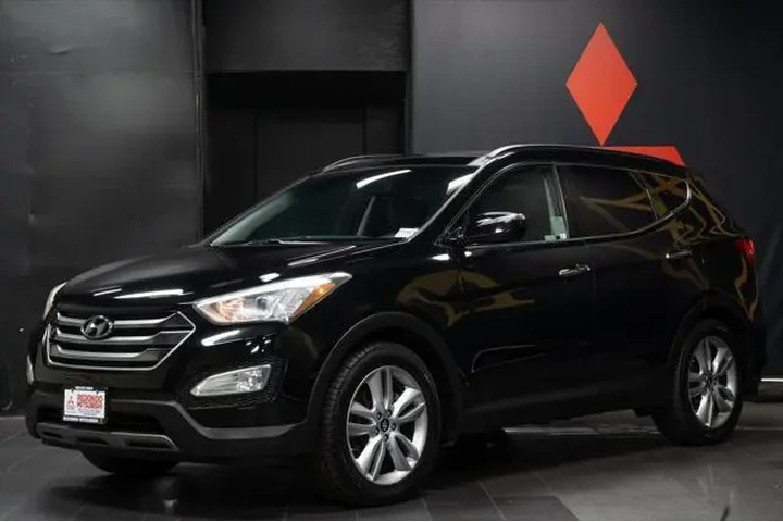 $11994 : Hyundai SANTA FE Sport 2015 image 1