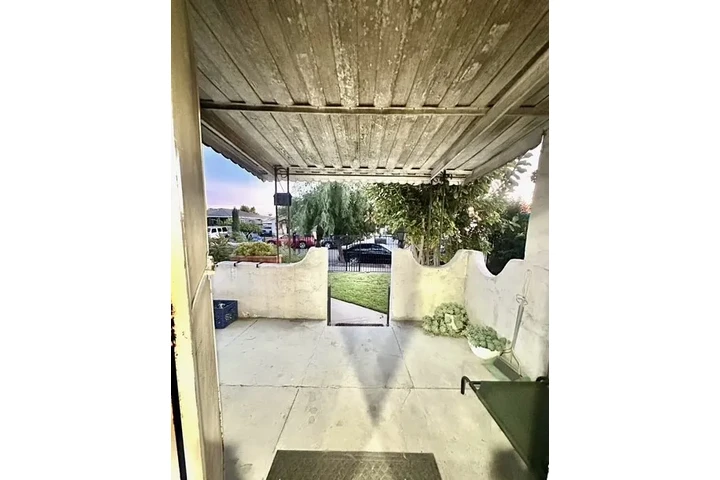 $3000 : Renovated 2BD 1BTH Available image 1