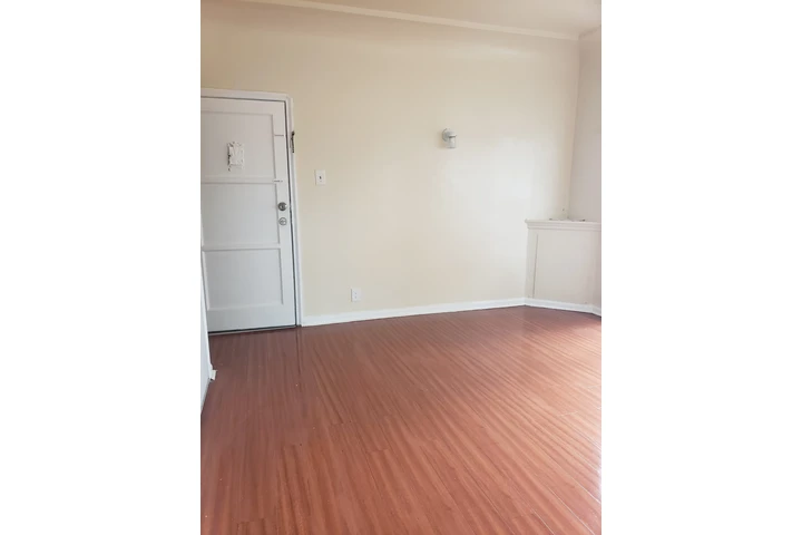 $1595 : 1 bedroom image 1