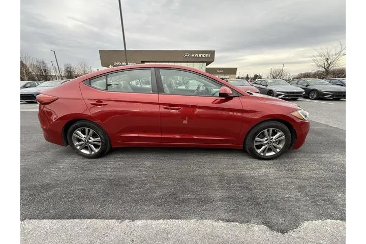 $10995 : Hyundai ELANTRA 2017 Value E image 2