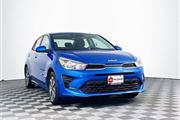 PRE-OWNED 2023 KIA RIO S en Madison WV