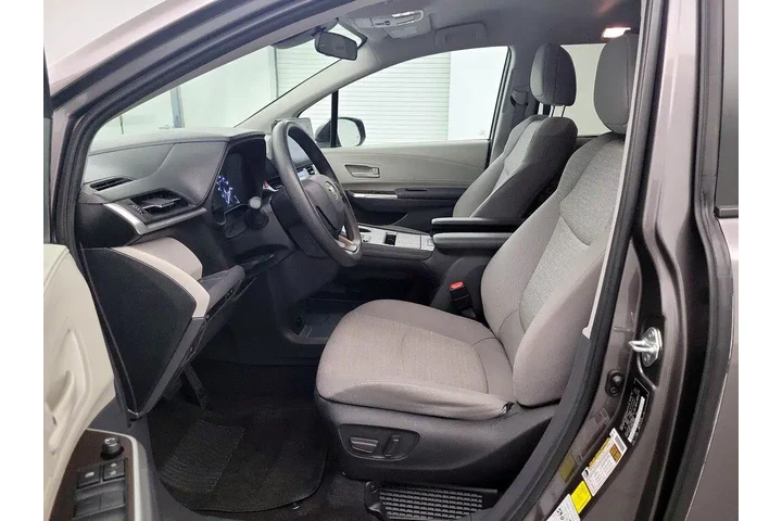 $34998 : Toyota Sienna 2024 LE 8-Pass image 10