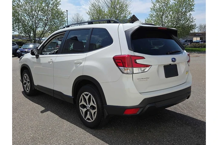 $26998 : Subaru Forester 2023 AWD Pre image 4