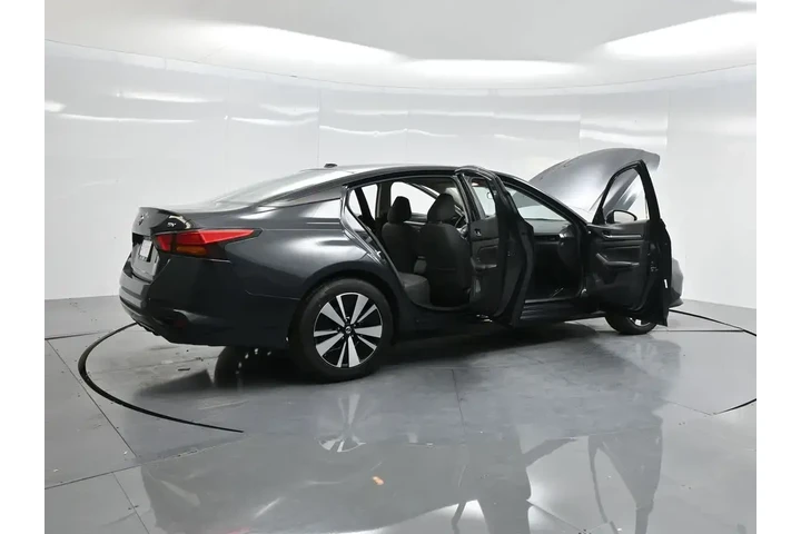 $15314 : Nissan Altima 2022 2.5 SV 4d image 5