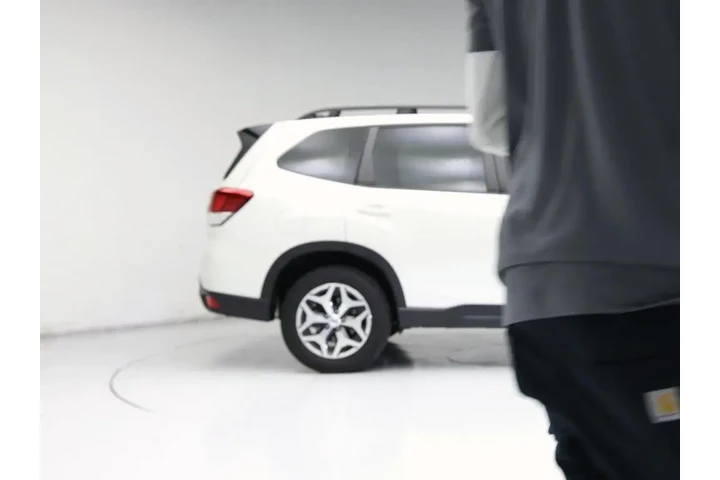 $30998 : Subaru Forester 2024 AWD Pre image 7