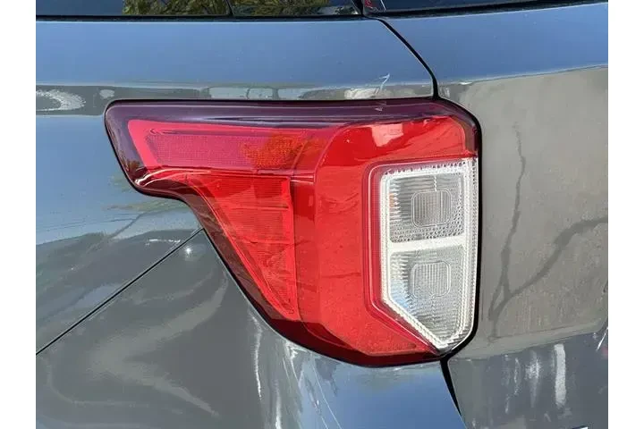 $28455 : Ford Explorer 2023 AWD XLT 4 image 9