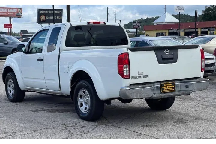 $9900 : 2016 Frontier S image 3