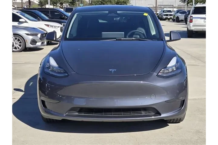 $29324 : Tesla Model Y 2022 AWD Long image 2