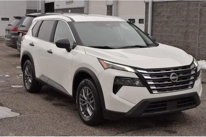 $19987 : Nissan Rogue 2024 AWD S 4dr image 2