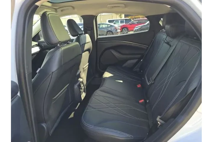 $27800 : Ford Mustang Mach-E 2022 AWD image 4