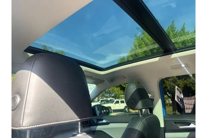 $19886 : Volkswagen Taos 2022 SEL 4dr image 6