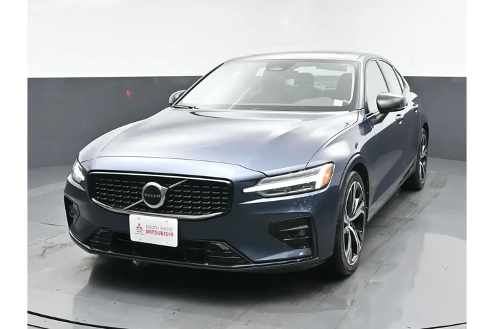 Volvo S60 2024 AWD B5 Core D image 1