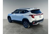 $29726 : Kia Seltos 2024 S 4dr SUV thumbnail