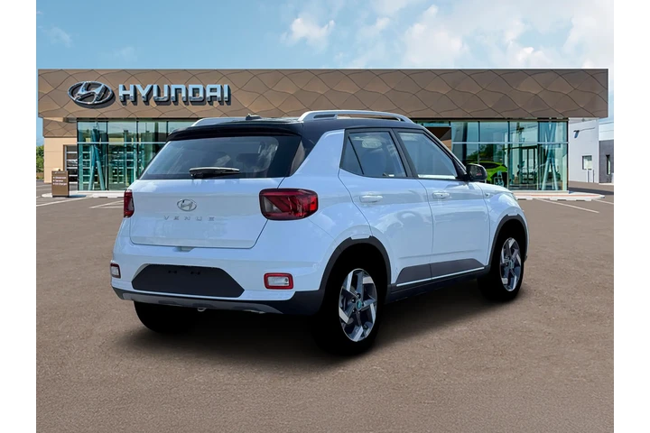$24990 : Hyundai VENUE 2026 SEL 4dr C image 7