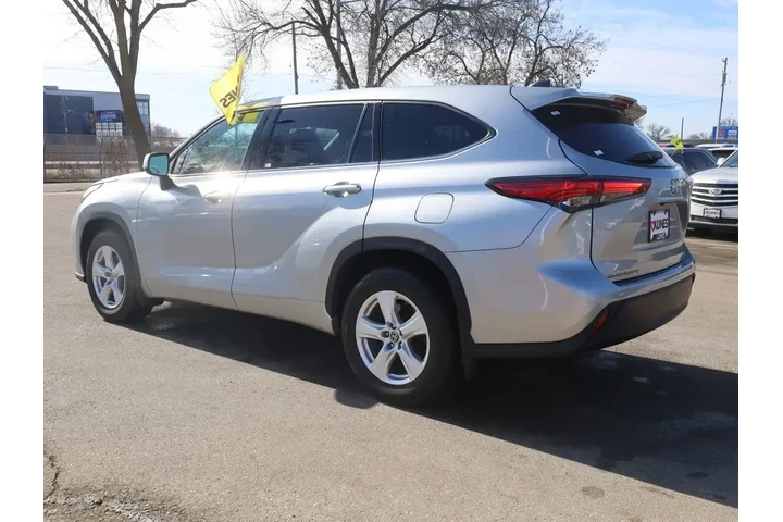 $26977 : Toyota Highlander 2022 AWD L image 7