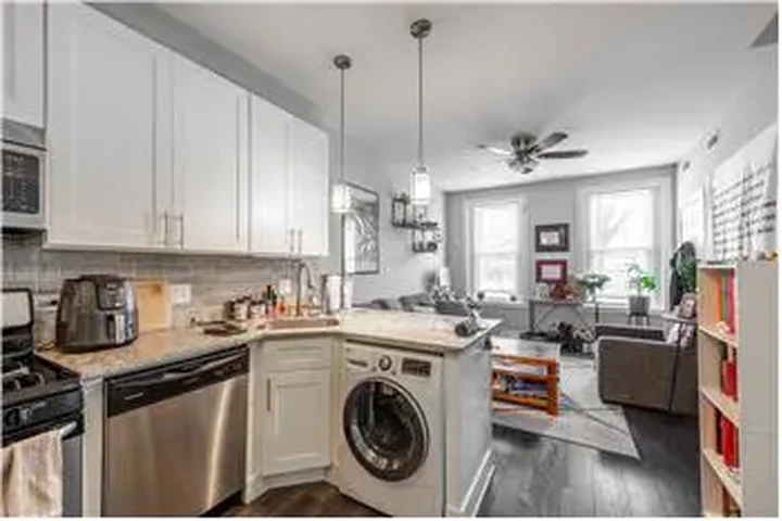 $2350 : Rental property with 1 bedro image 9