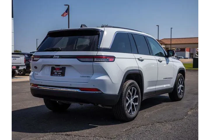 $33400 : Jeep Grand Cherokee 2024 4x4 image 8