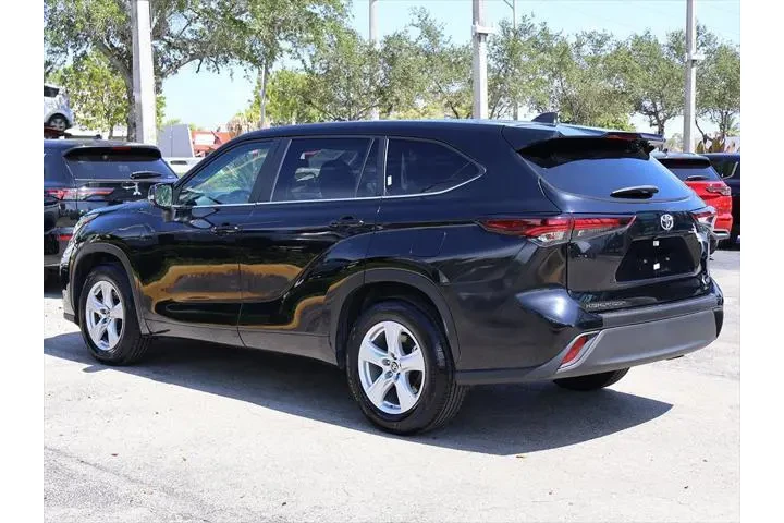 $26690 : Toyota Highlander 2024 XLE 4 image 7