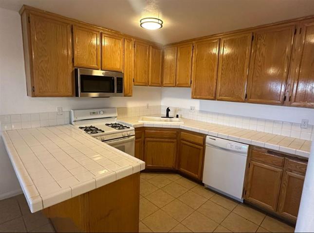 $1825 : Apartment for rent image 10