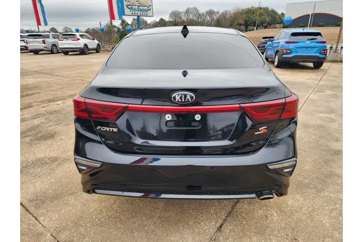 $12732 : Kia Forte 2019 S 4dr Sedan image 5