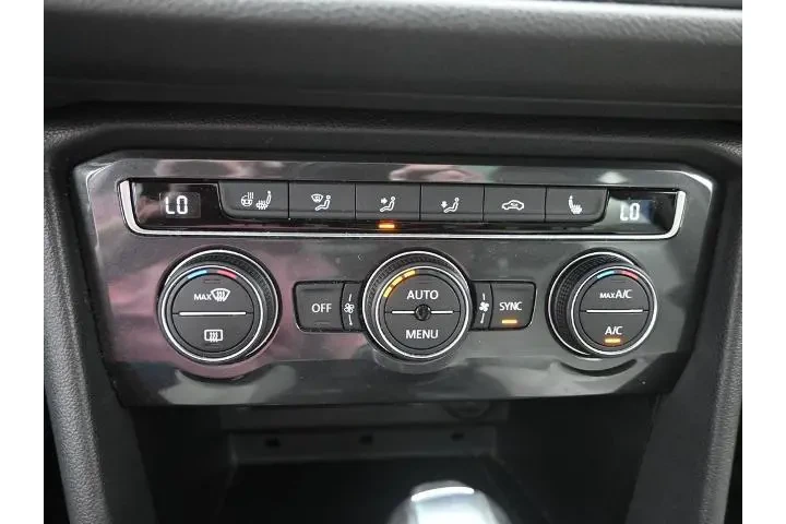 $12998 : Volkswagen Tiguan 2020 SE 4d image 9